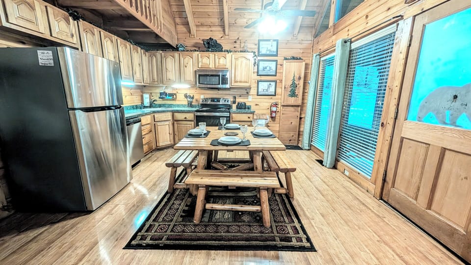 large eat in kitchen