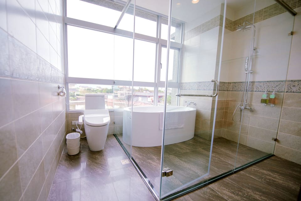 Quadruple Room, Accessible, Courtyard View (Yoshino cherry) | Bathroom | Separate tub and shower, deep soaking tub, free toiletries, hair dryer
