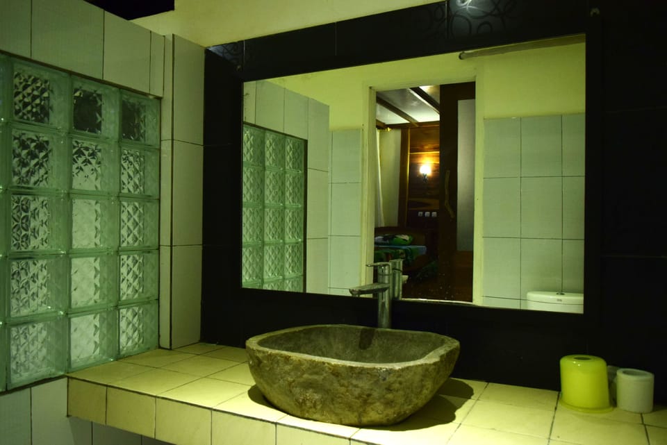 Family Suite | Bathroom sink