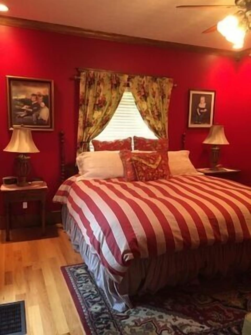 Premium bedding, iron/ironing board, free WiFi, bed sheets