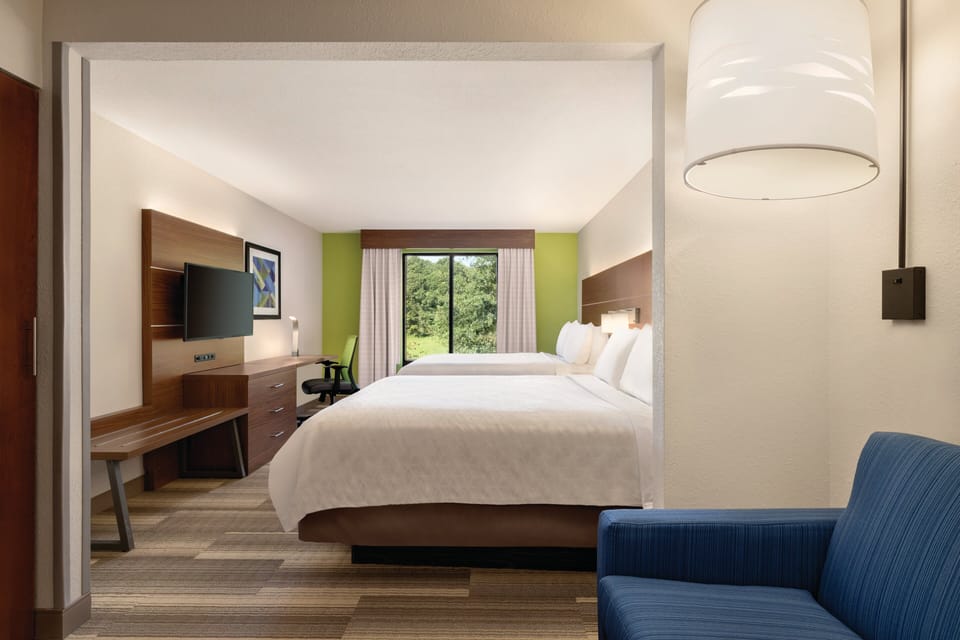 Suite, 2 Queen Beds (Additional Living Area) | Room amenity