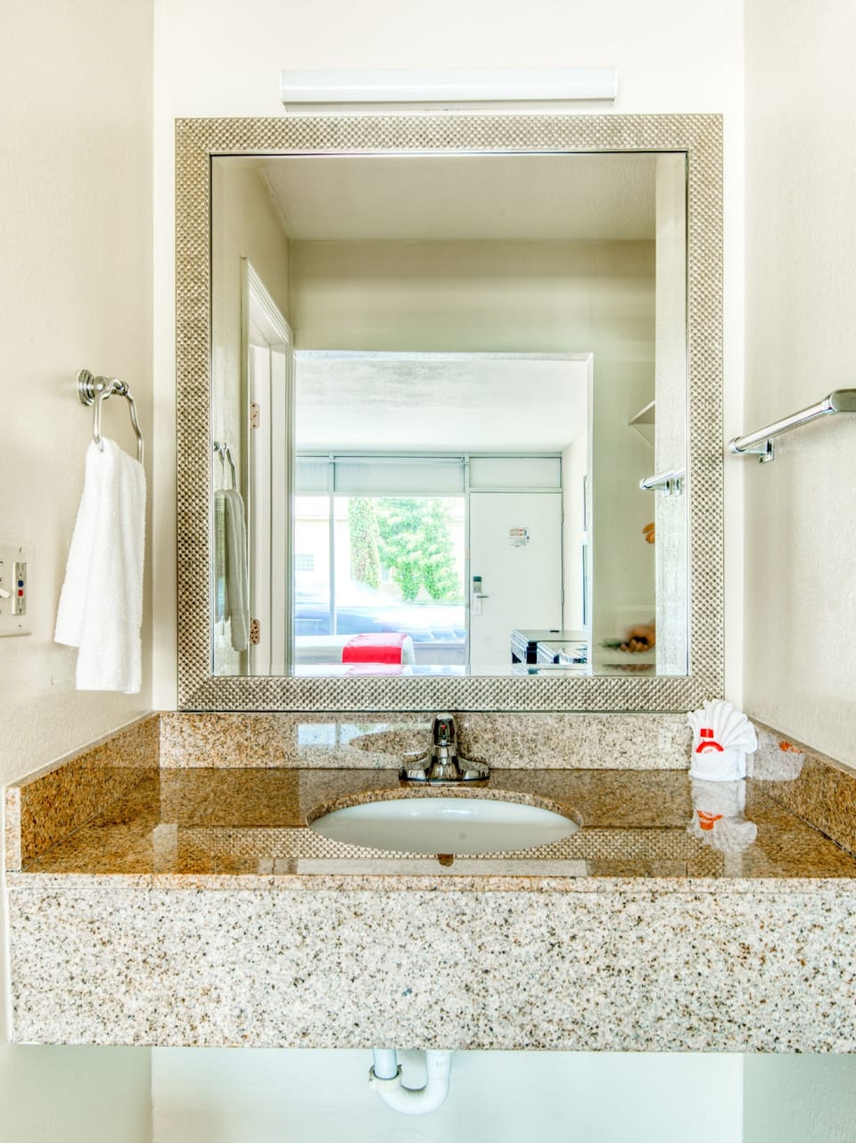 Bathroom sink