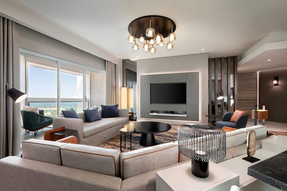 Club Suite, 1 Bedroom, Sea View | Pillowtop beds, minibar, in-room safe, desk
