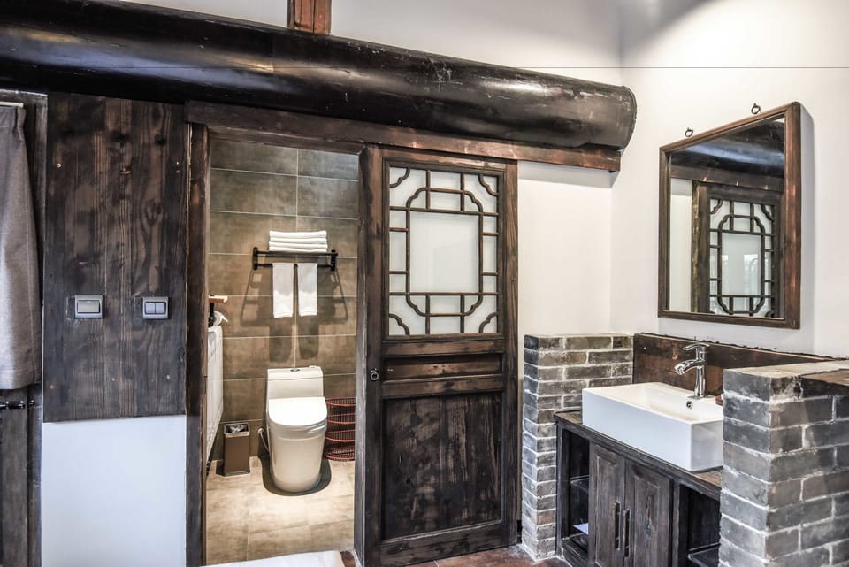 Attic Connected Traditional Kang Bed Room | Bathroom | Shower, free toiletries, hair dryer, bathrobes
