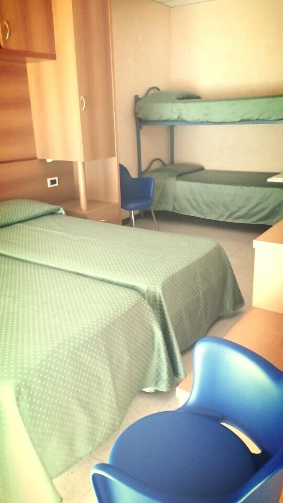 Quadruple Room | In-room safe, desk, laptop workspace, cribs (surcharge)