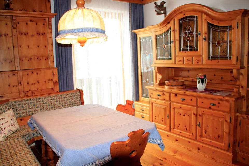 Suite (Zirbensuite) | In-room dining