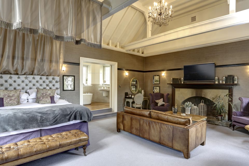 Suite (Rafters) | Premium bedding, desk, iron/ironing board, cribs/infant beds