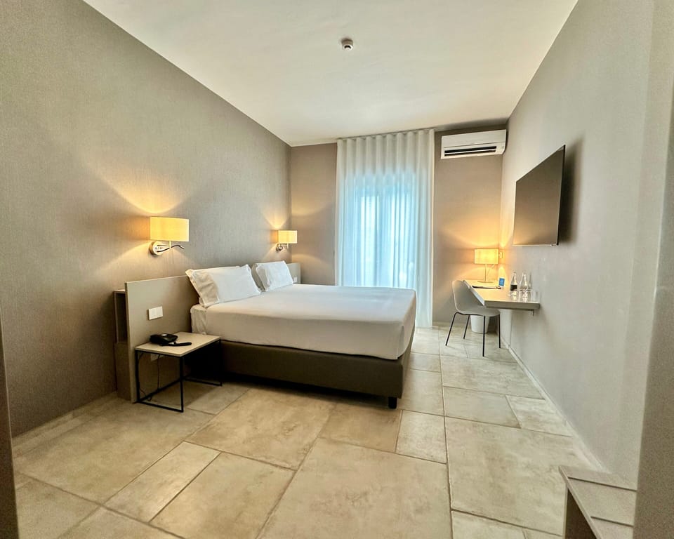 Comfort Double or Twin Room | Memory foam beds, desk, WiFi (free), bed sheets