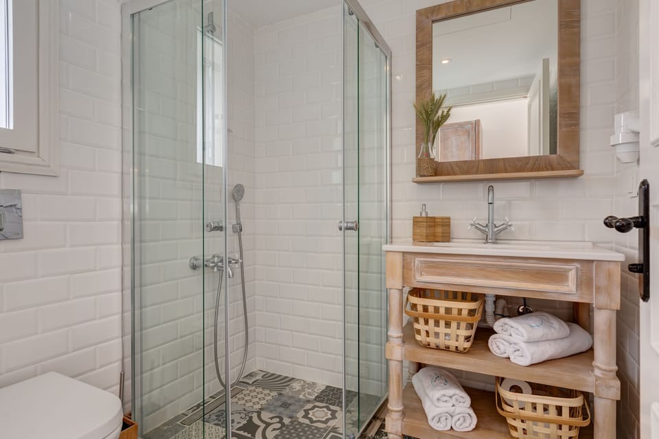 Suite, Balcony | Free minibar items, in-room safe, desk, soundproofing