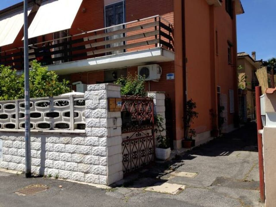 Ostai Lodge entrance on the right
