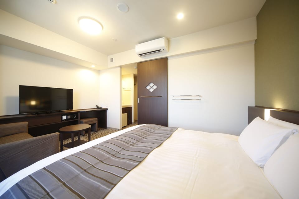 1 bedroom, down comforters, in-room safe, desk