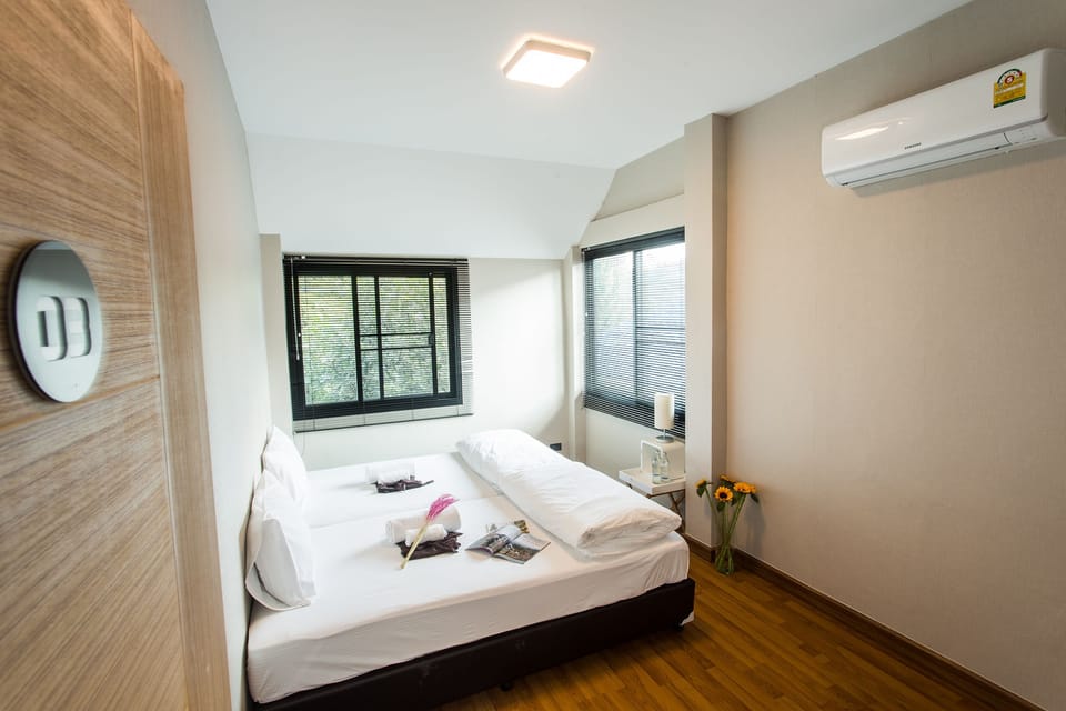 Twin Room with Shared Bathroom | Free WiFi