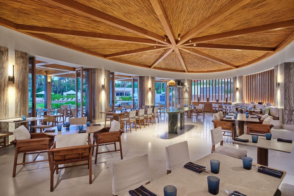 5 restaurants; breakfast, lunch, and dinner served