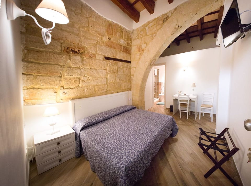 Classic Double Room | Egyptian cotton sheets, premium bedding, minibar, individually decorated