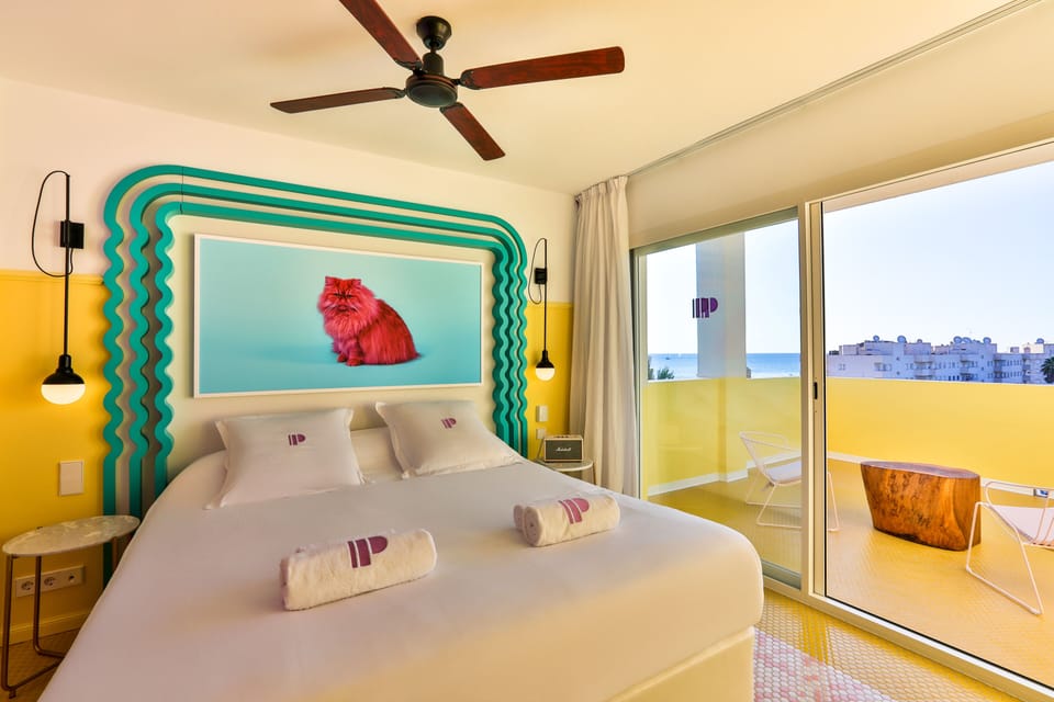 1 bedroom, premium bedding, minibar, in-room safe