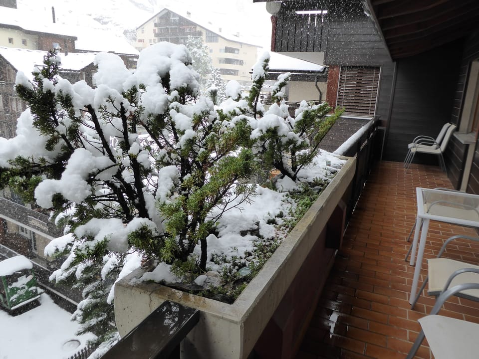 balcony is 19m2 with views of mountains and top of Matterhorn