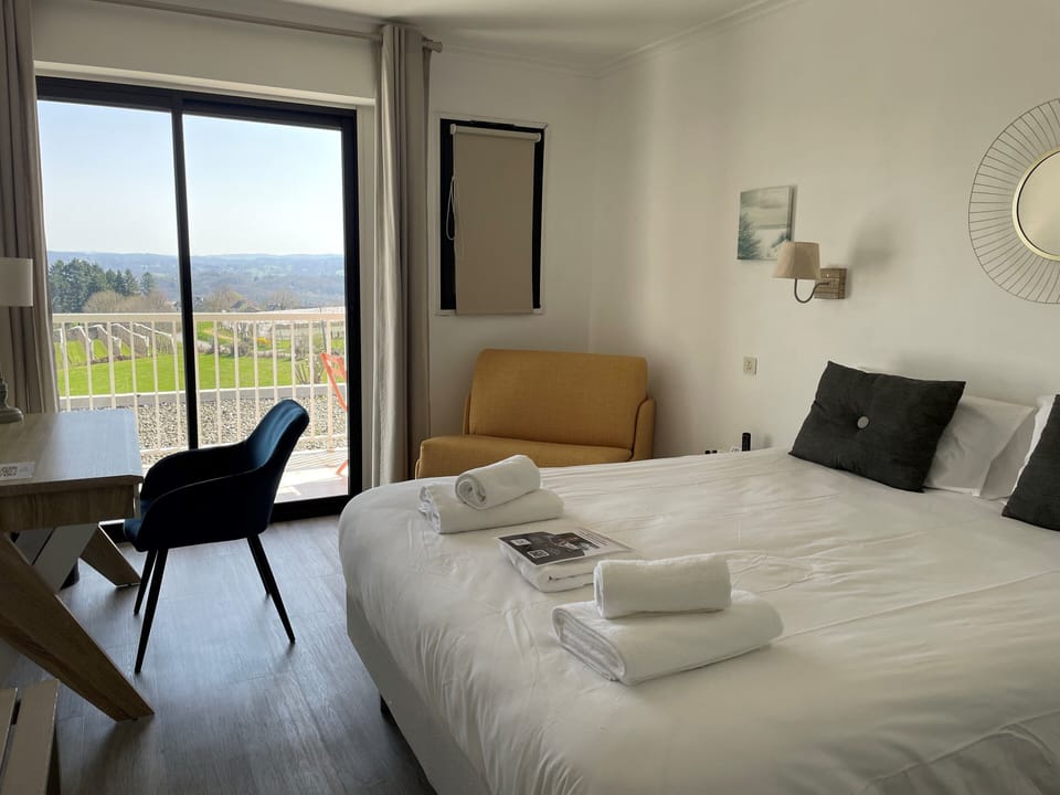 Comfort Double Room, Balcony | Desk, free WiFi, bed sheets
