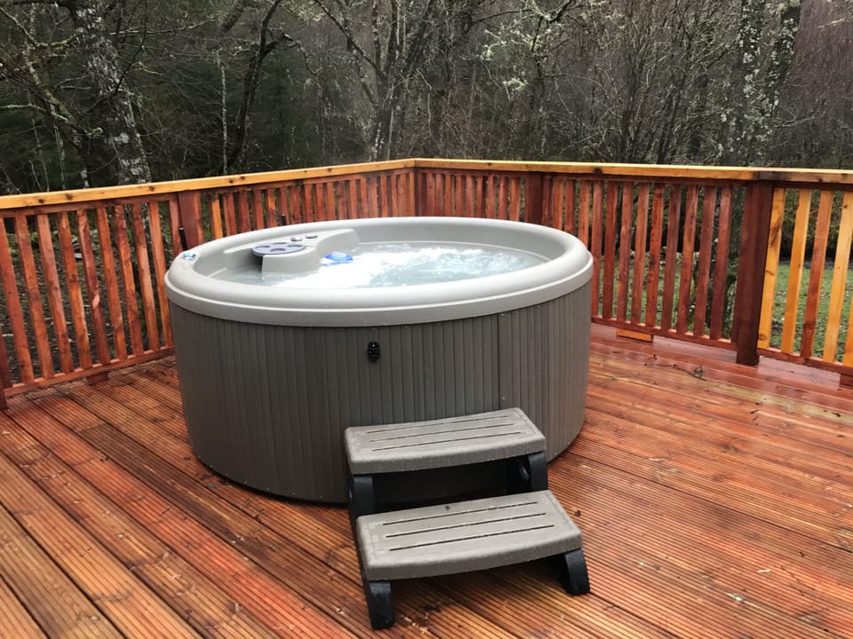 Tub and deck area