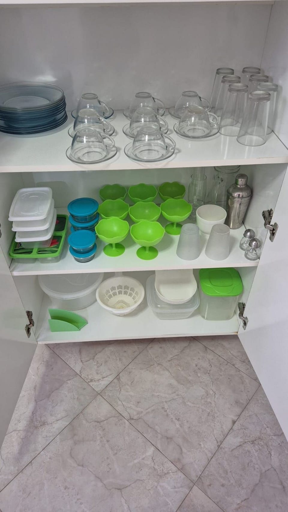 Apartment | Private kitchen | Fridge, microwave, oven, cookware/dishes/utensils