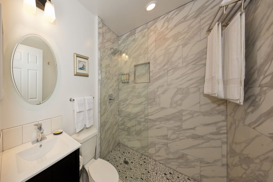 Standard Double Room, 1 Queen Bed, Patio, Garden View | Bathroom | Shower, rainfall showerhead, free toiletries, hair dryer
