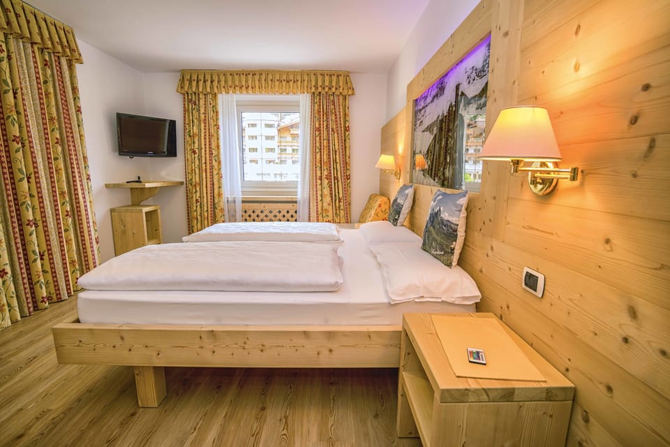 Superior Double or Twin Room | Premium bedding, in-room safe, soundproofing, free cribs/infant beds