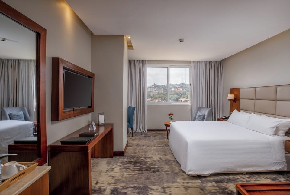 Standard Room, 1 Queen Bed | Egyptian cotton sheets, premium bedding, pillowtop beds, minibar