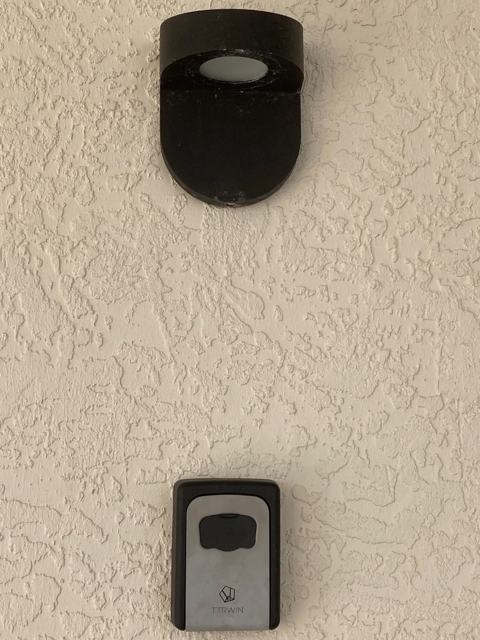 Lockbox for key access.