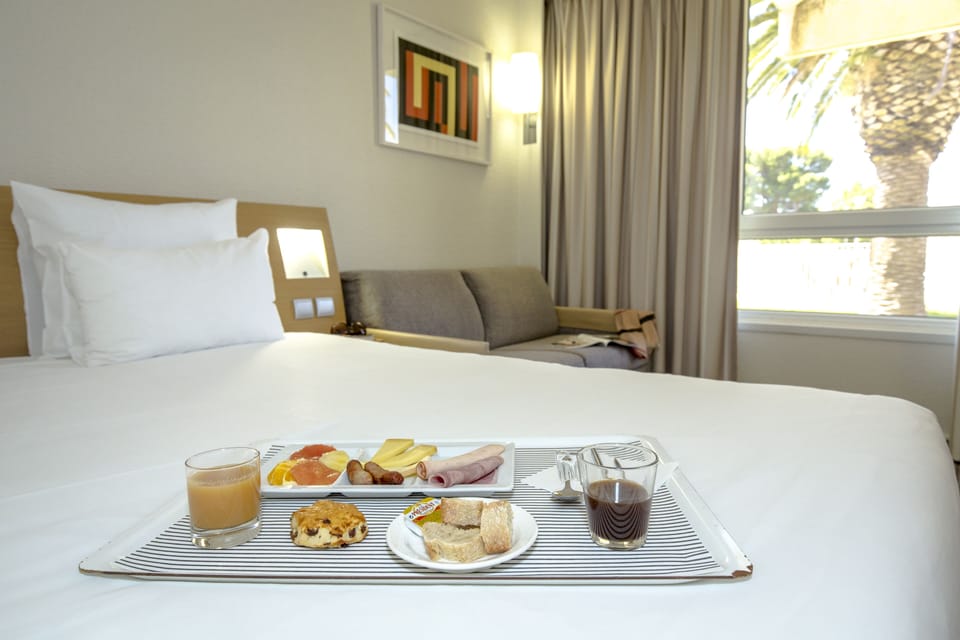 Classic Room, 1 Double Bed with Sofa bed | Premium bedding, memory foam beds, minibar, in-room safe