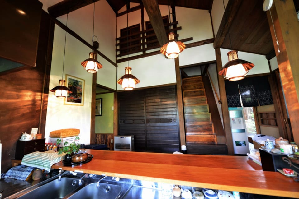 Traditional Townhome | Private kitchen | Coffee/tea maker, full-size fridge, microwave, oven