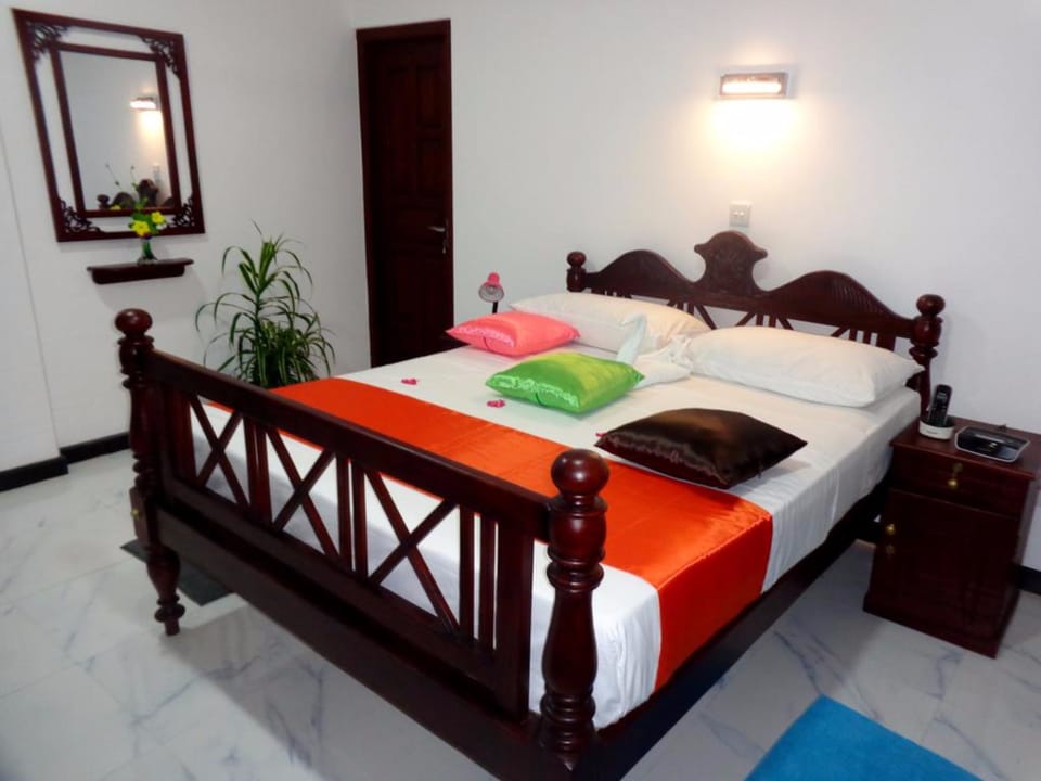 In-room safe, desk, soundproofing, iron/ironing board