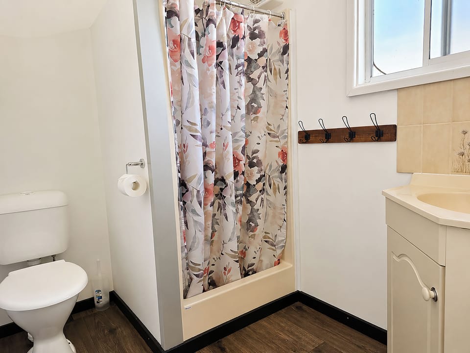 Traralgon Holiday Village Campground/ 
RV Resort in Morwell