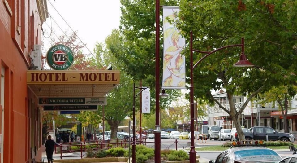 The Commercial Hotel Hotel in Tumut
