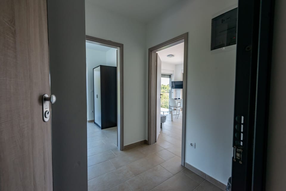 Suite, 2 Bedrooms, Balcony | Minibar, in-room safe, desk, free WiFi