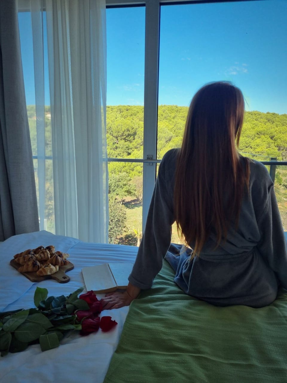 Suite, 2 Bedrooms, Balcony | Minibar, in-room safe, desk, free WiFi
