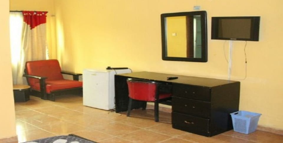 Executive Room | Individually decorated, desk, laptop workspace, soundproofing