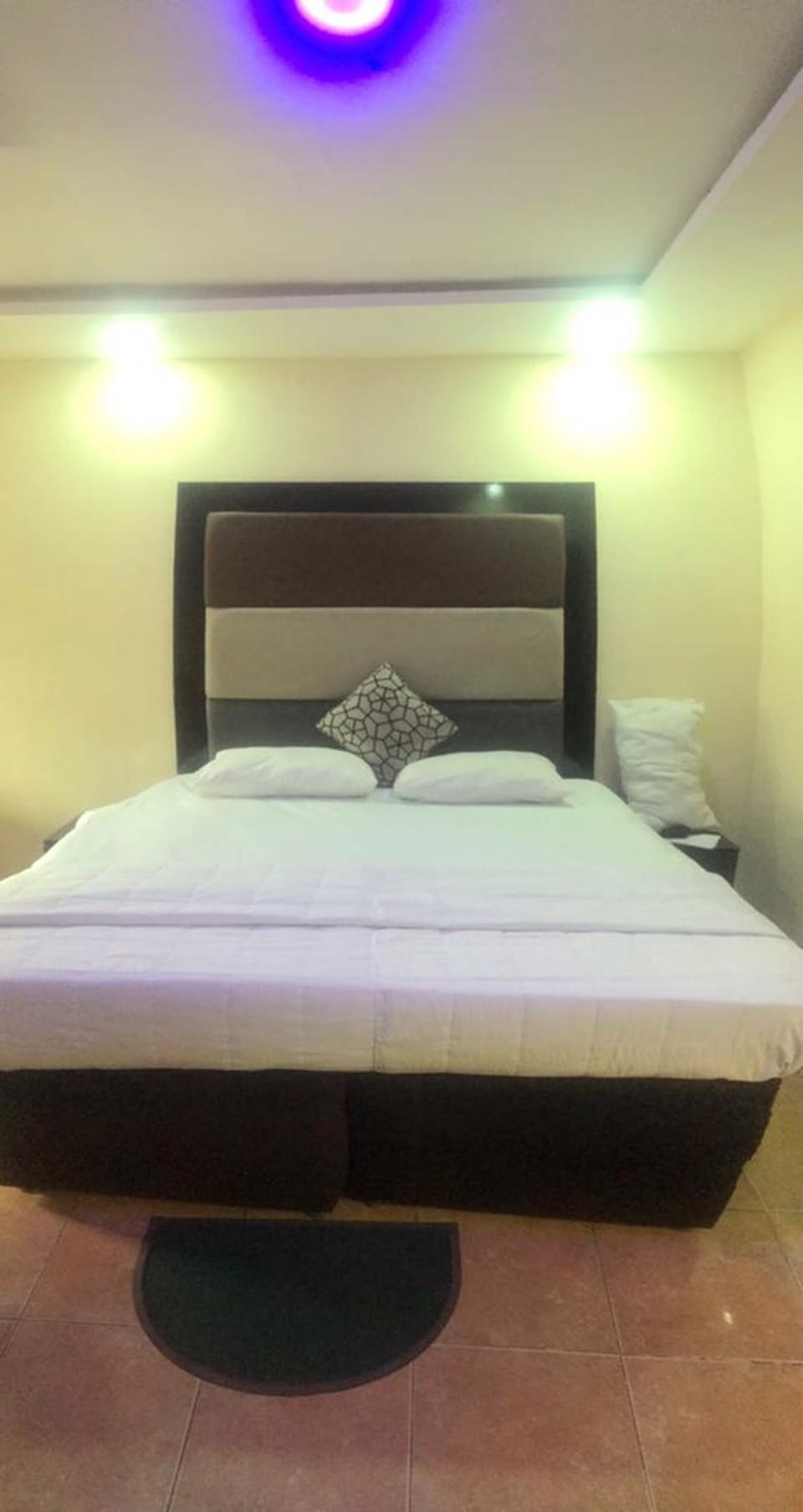 Deluxe Room | Individually decorated, desk, laptop workspace, soundproofing
