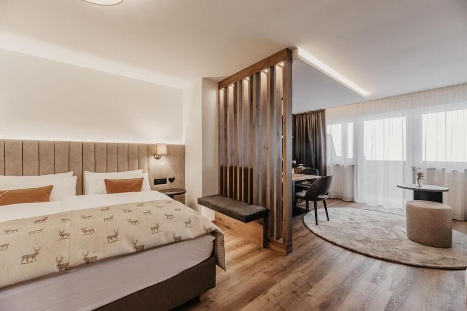 Superior Studio Suite | Premium bedding, in-room safe, desk, laptop workspace