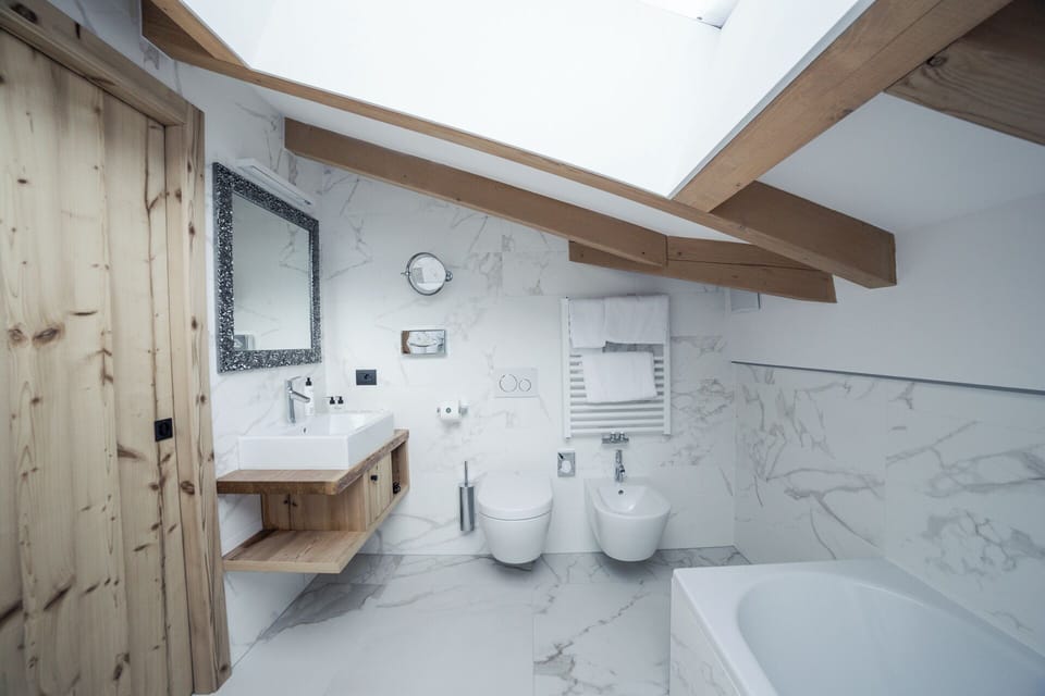 Superior Studio Suite | Premium bedding, in-room safe, individually decorated, desk