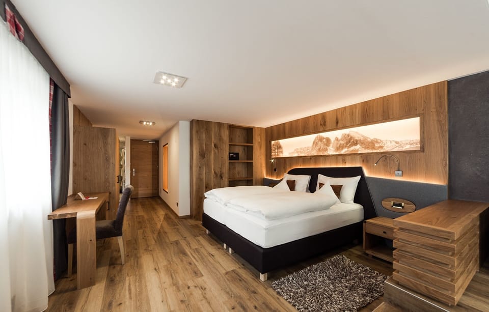 Superior Studio Suite | Premium bedding, in-room safe, individually decorated, desk