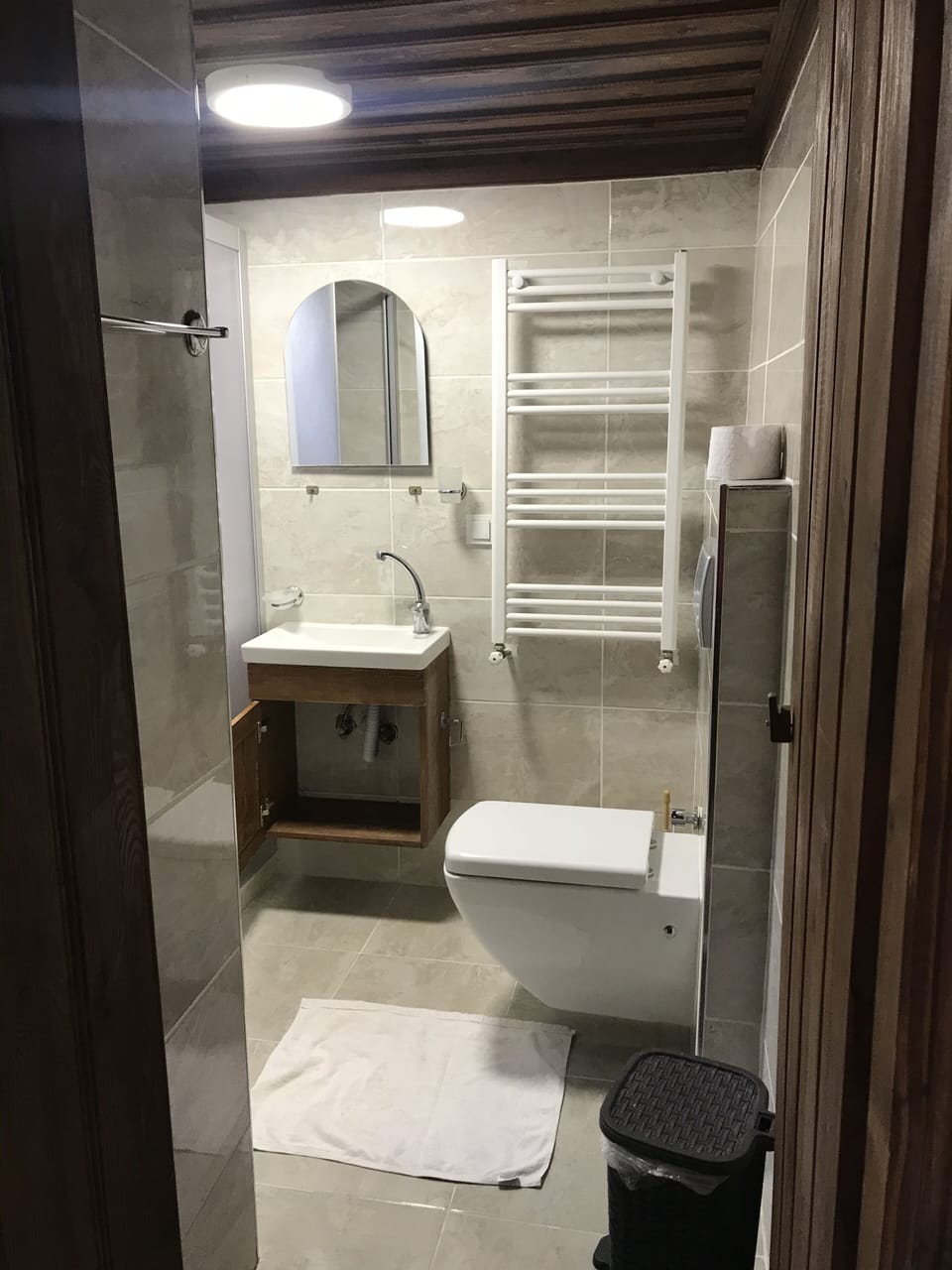 Shower, free toiletries, hair dryer, bathrobes