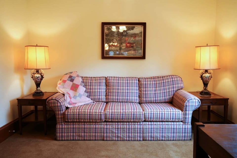 Standard Suite, 2 Bedrooms, Non Smoking | Living area | 36-inch TV with digital channels