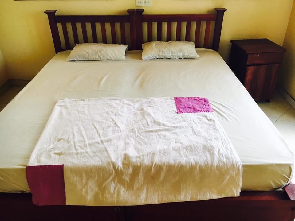 Premium bedding, free WiFi