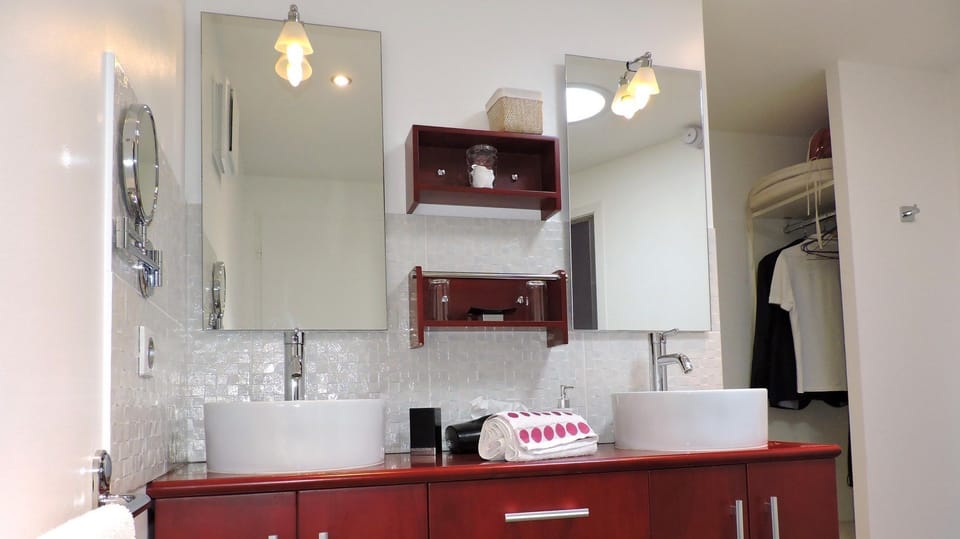 Comfort Double Room (Zen Spirit) | Bathroom sink