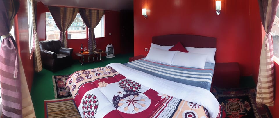 Deluxe Room | Desk, soundproofing, WiFi (free)