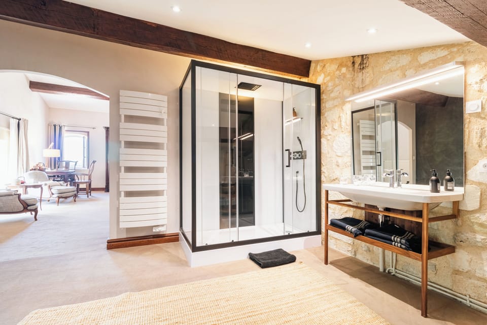 Double Room, Ensuite, River View (A&A) | Property entrance