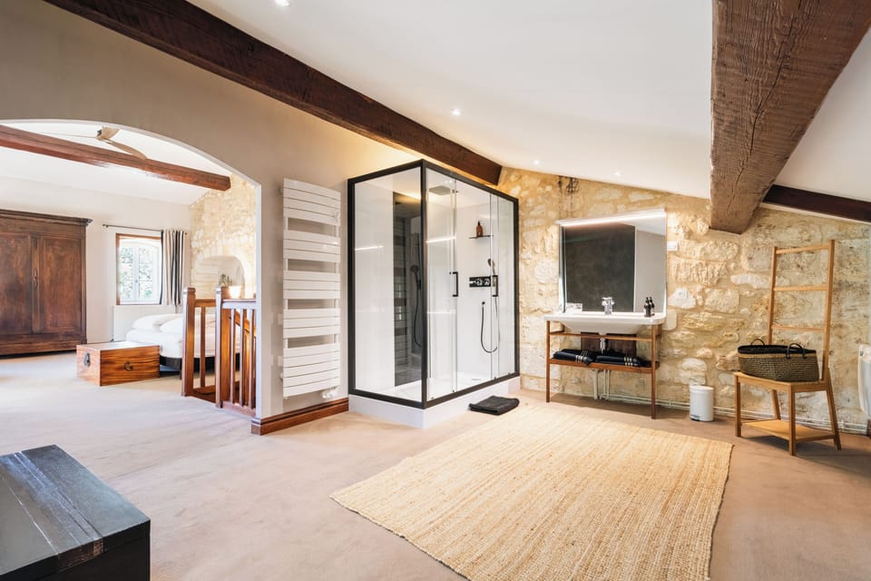 Double Room, Ensuite, River View (A&A) | Bathroom | Shower, rainfall showerhead, hair dryer, bathrobes