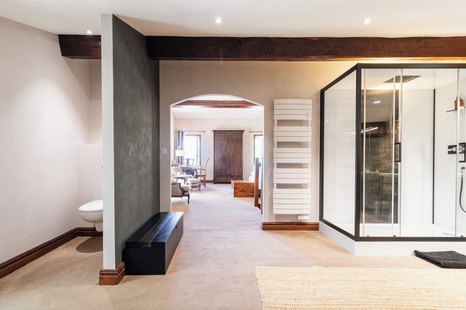 Double Room, Ensuite, River View (A&A) | Bathroom | Shower, rainfall showerhead, hair dryer, bathrobes