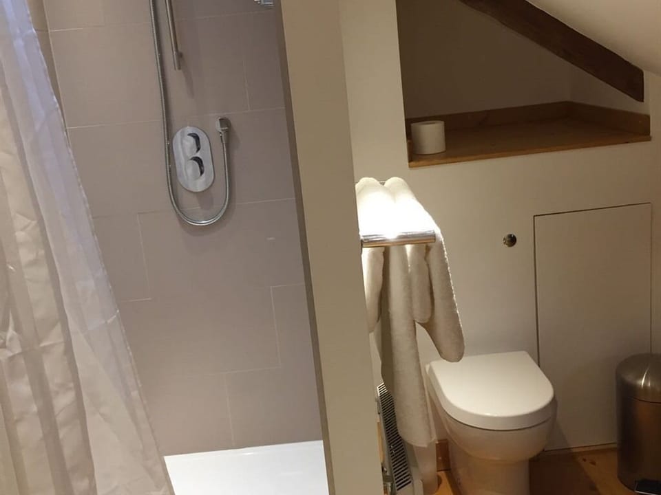 Double or Twin Room, Ensuite (The Spotted Owl) | Bathroom