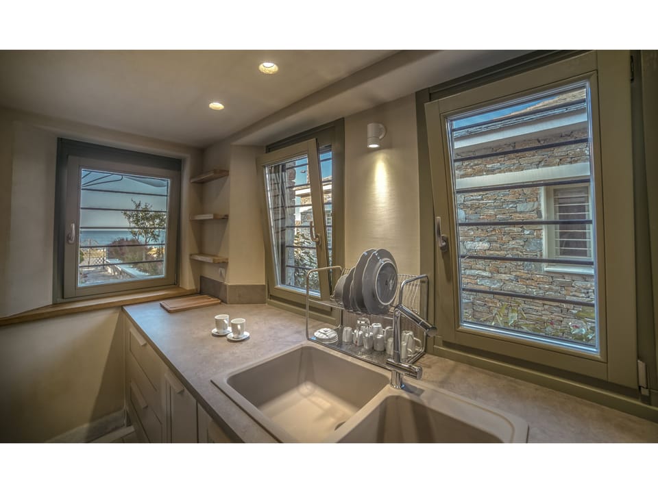 Luxury Villa, 3 Bedrooms, 2 Bathrooms, Beachfront | Private kitchen | Fridge, microwave, oven, stovetop