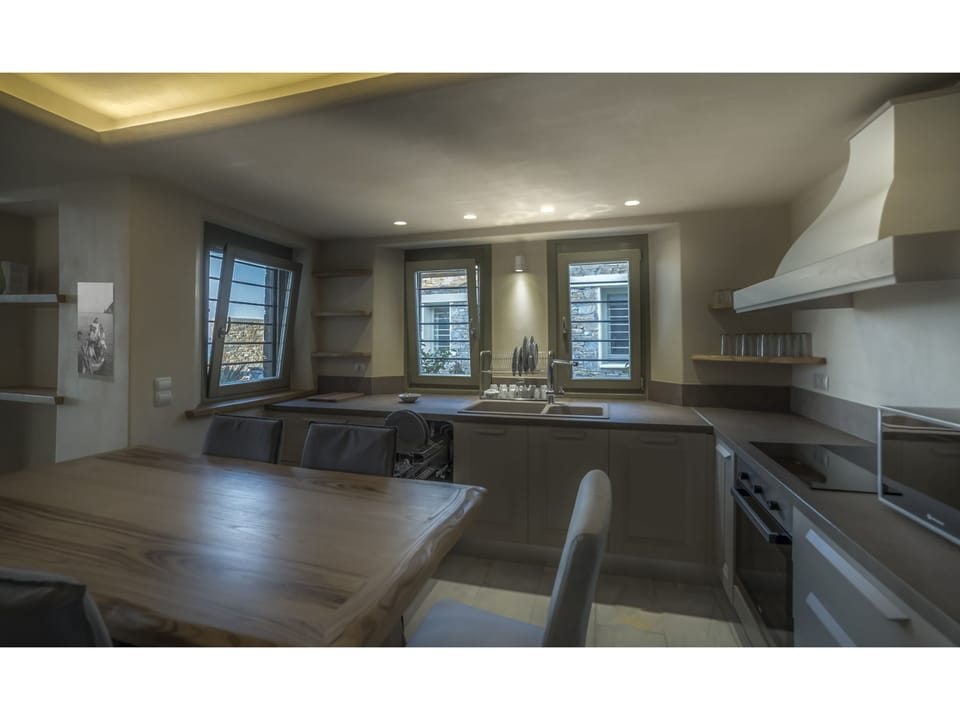 Luxury Villa, 3 Bedrooms, 2 Bathrooms, Beachfront | Private kitchen | Fridge, microwave, oven, stovetop